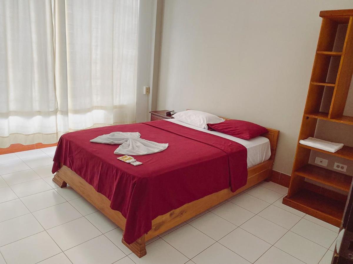 Hostal Casa Blanca Puerto Francisco de Orellana Ngoại thất bức ảnh