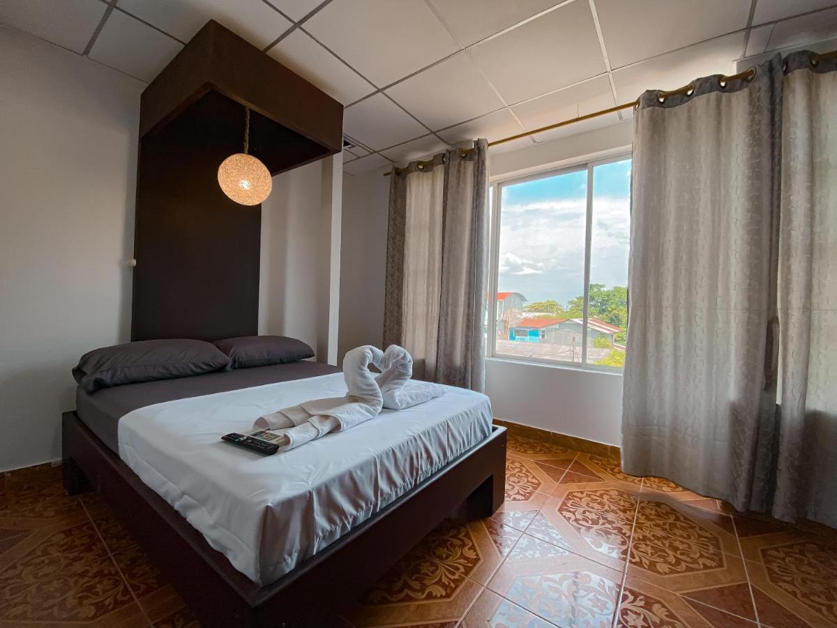Hostal Casa Blanca Puerto Francisco de Orellana Ngoại thất bức ảnh