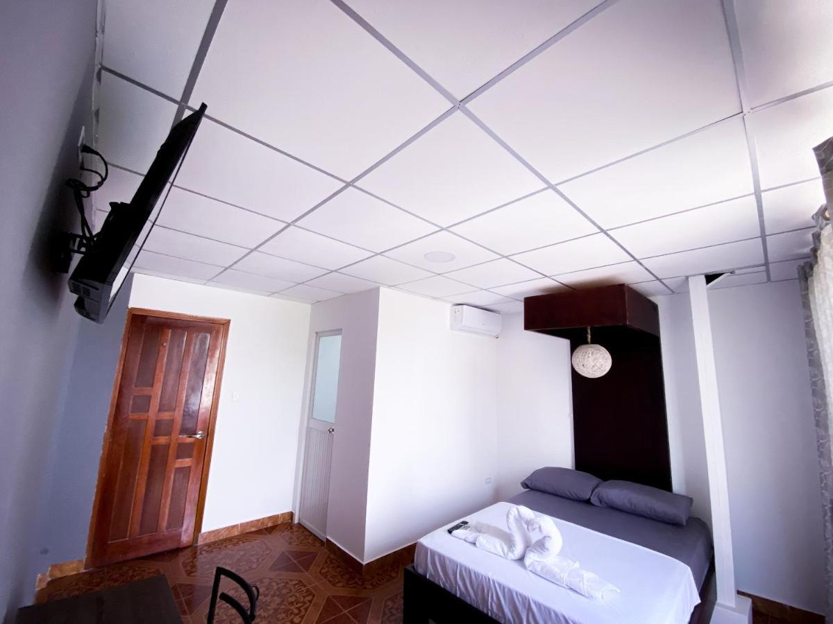 Hostal Casa Blanca Puerto Francisco de Orellana Ngoại thất bức ảnh