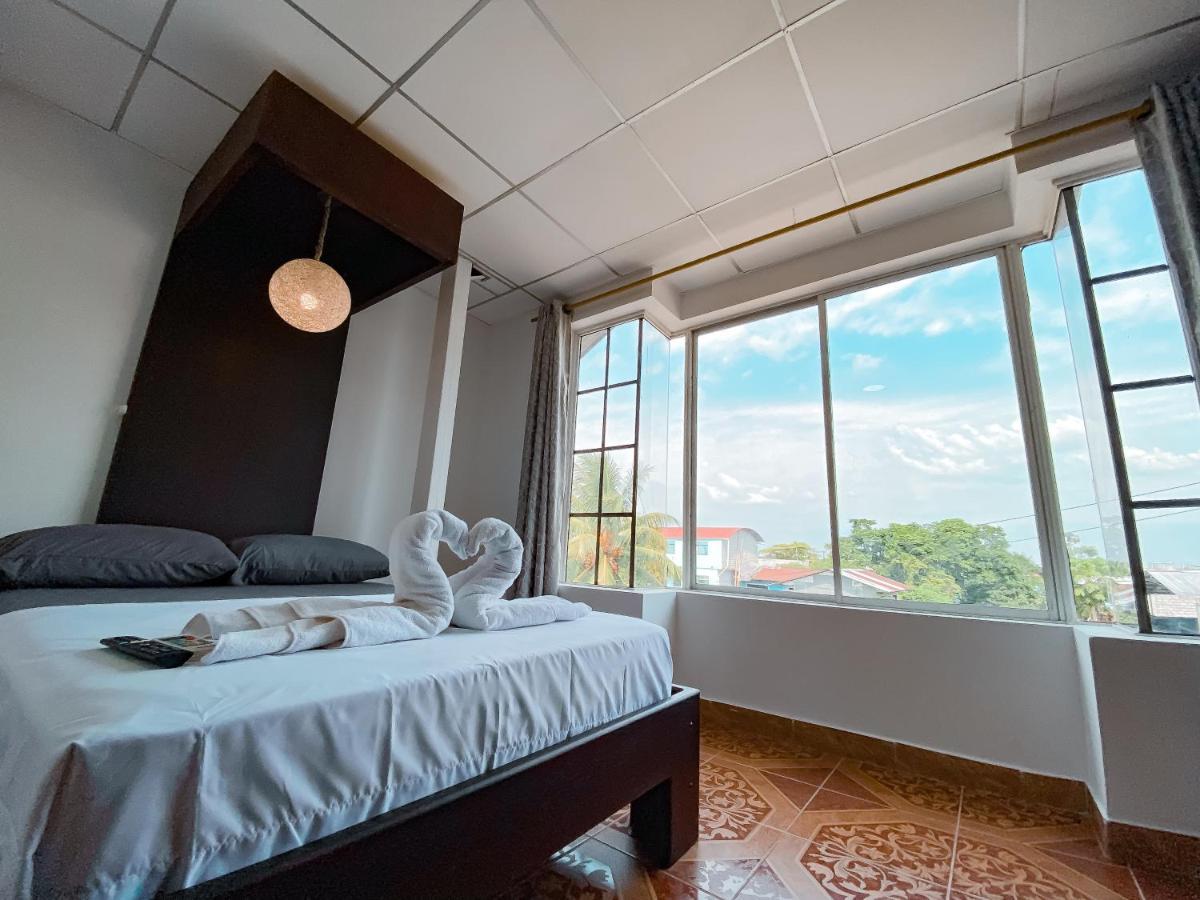 Hostal Casa Blanca Puerto Francisco de Orellana Ngoại thất bức ảnh